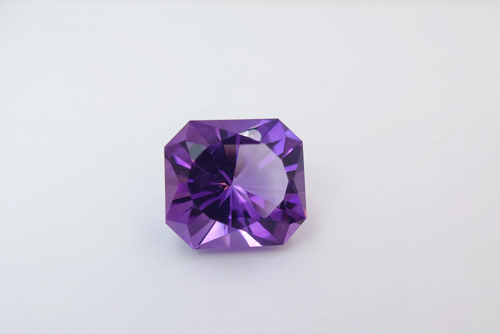 Copper Bearing 3.94ct Fancy Oval Cut Tourmaline from Calabar Nigeria — view 3