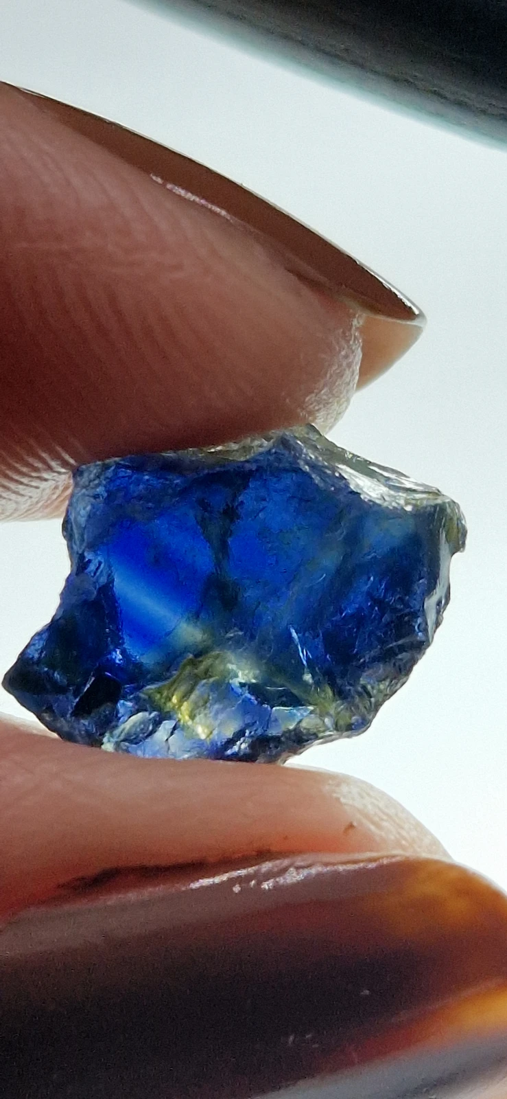 3.64ct Royal Blue sapphire Facet Quality Rough with Slight Inclusion from Madagascar — view 2