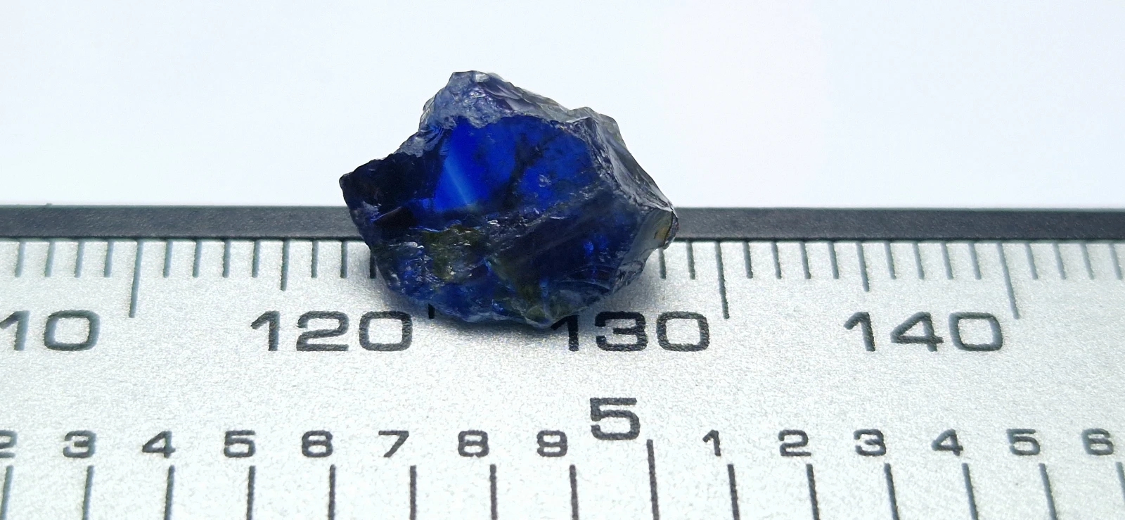 3.64ct Royal Blue sapphire Facet Quality Rough with Slight Inclusion from Madagascar — view 4