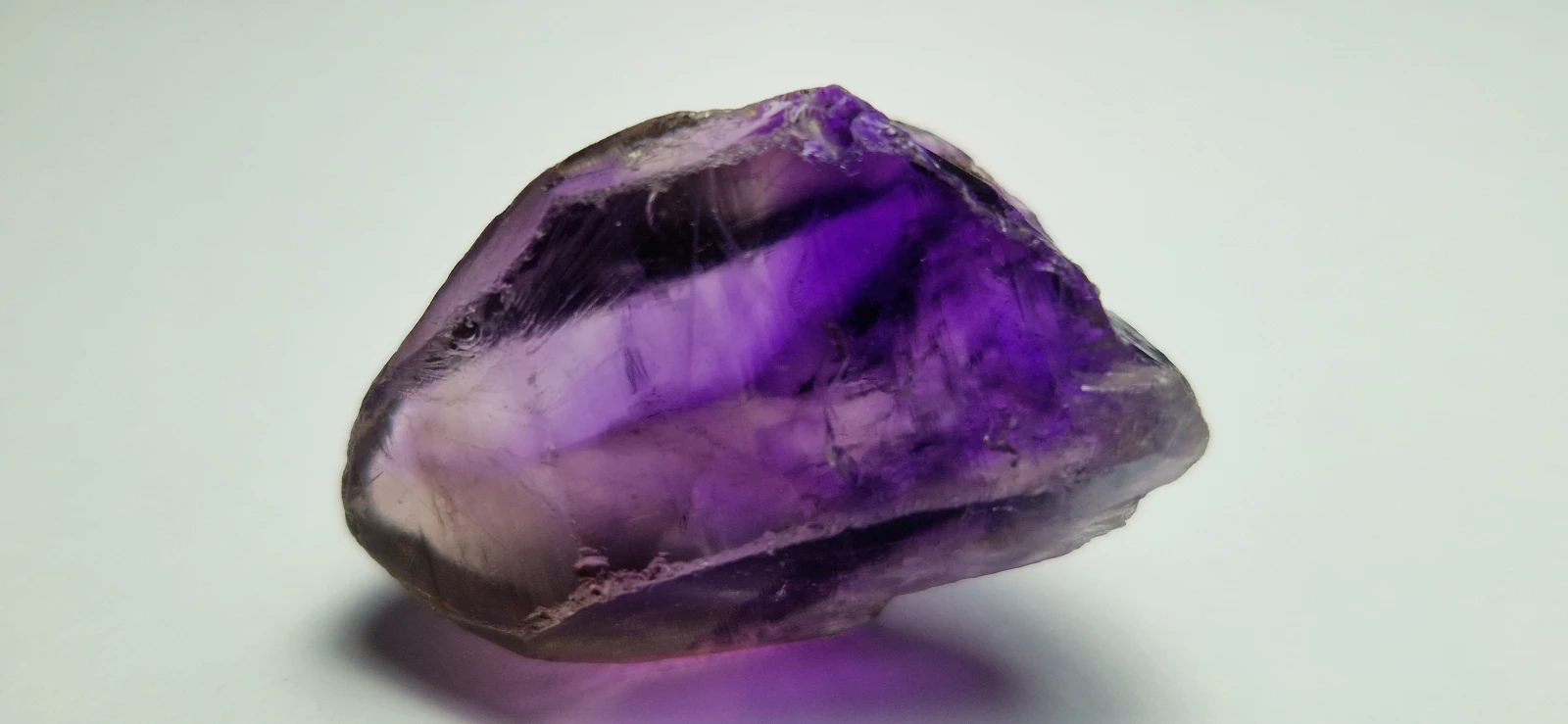 Rough Amethyst loose gemstone from Nigeria — view 2
