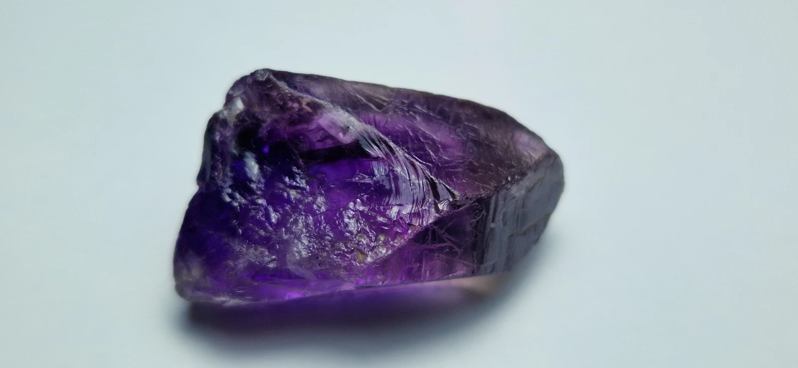 Rough Amethyst loose gemstone from Nigeria — view 4